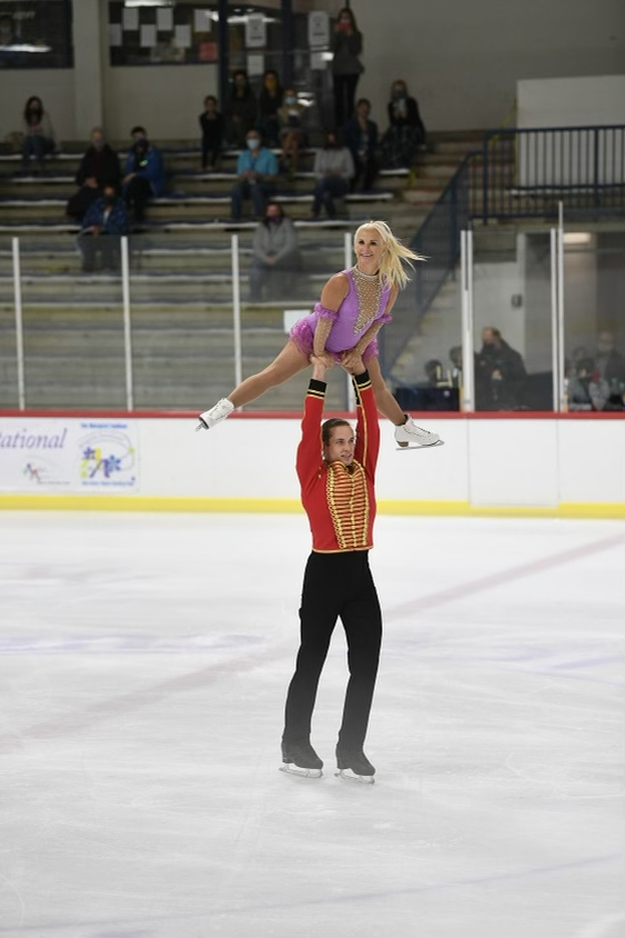 Carol Cooper and Keiffer Hubbell in a pairs lift.