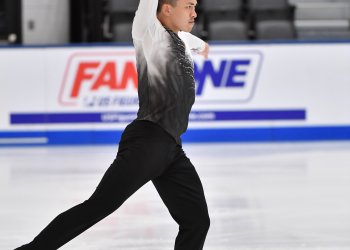 Jimmy Ma performs Swan Lake short program
