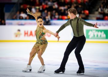 Madison Chock and Evan Bates perform their free dance in 2019
