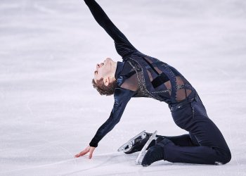 Jason Brown skates his short program at Internationaux de France