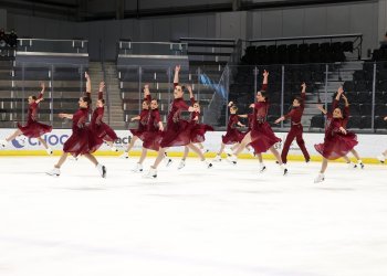 Haydenettes skate in red costumes