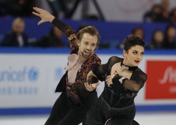 Kaitlin Hawayek and Jean Luc Baker perform their free skate in 2019
